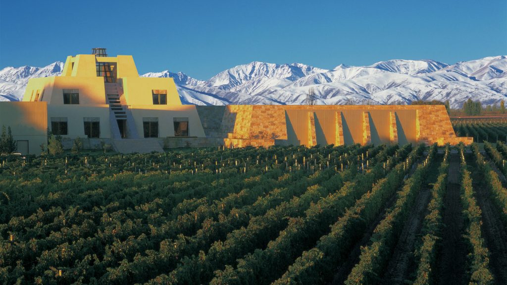 bodega-catena-zapata-lujan-de-cuyo-mendoza-remis